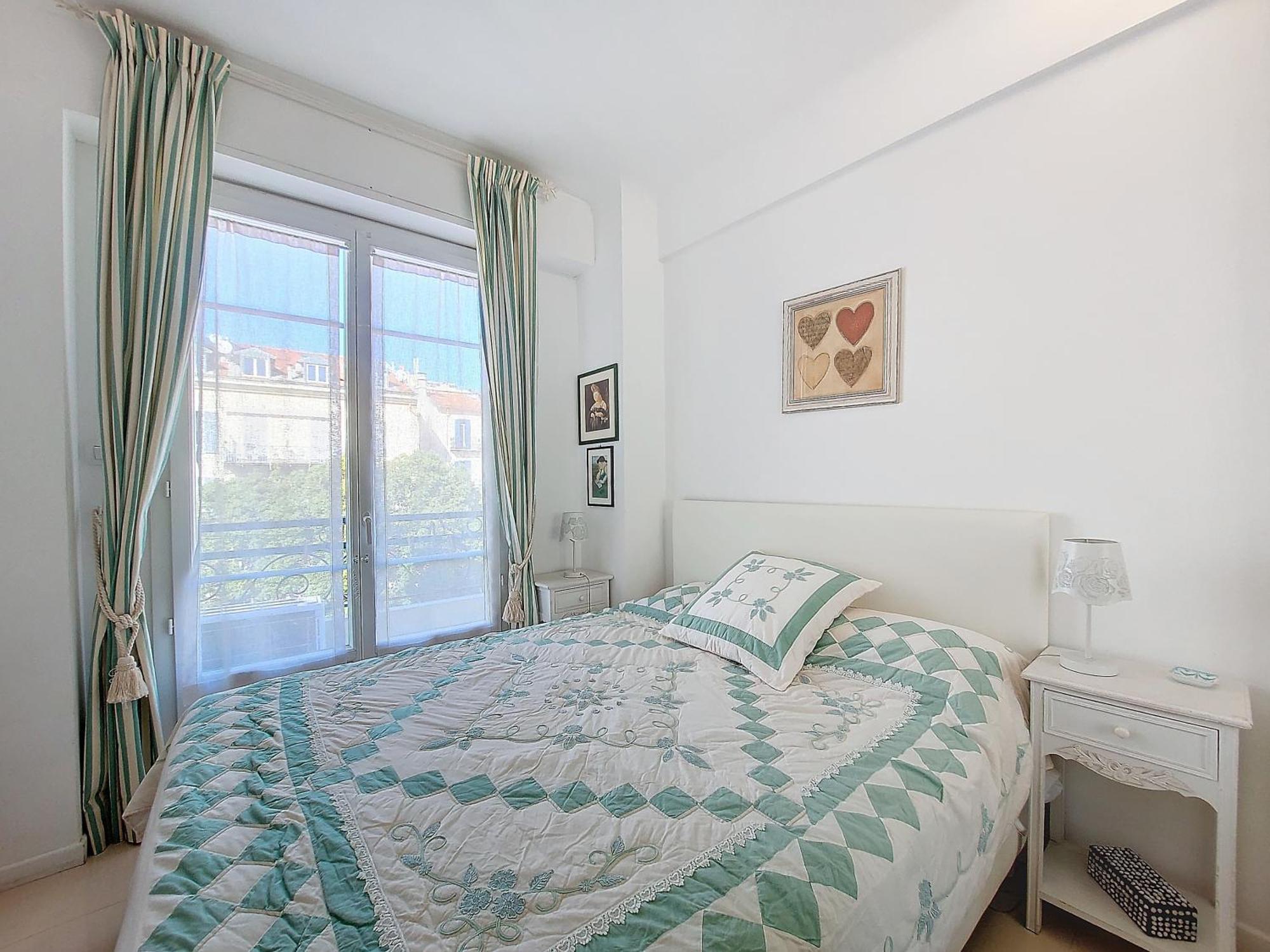 Nestor&jeeves - Flora - Promenade Des - Appartement